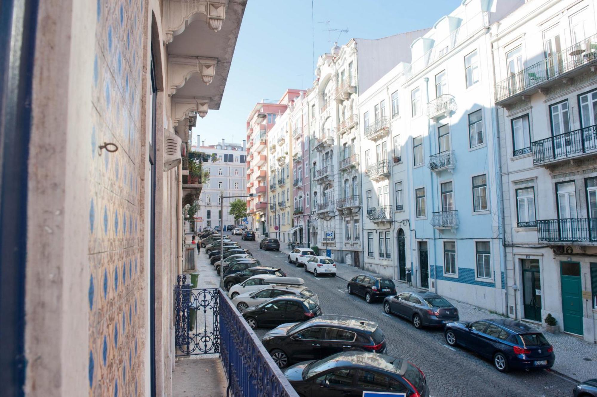 Her Majesty At Liberdade Avenue Cr1E Lisbon Exterior photo