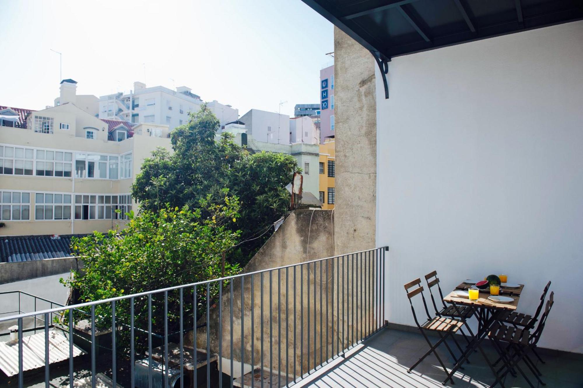 Her Majesty At Liberdade Avenue Cr1E Lisbon Exterior photo